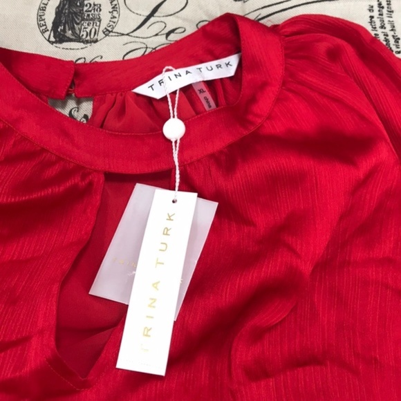 Trina Turk Water Lily Top Crimson - Picture 4 of 8